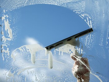 Window cleaning by Elizabeth & Cloves Cleaning